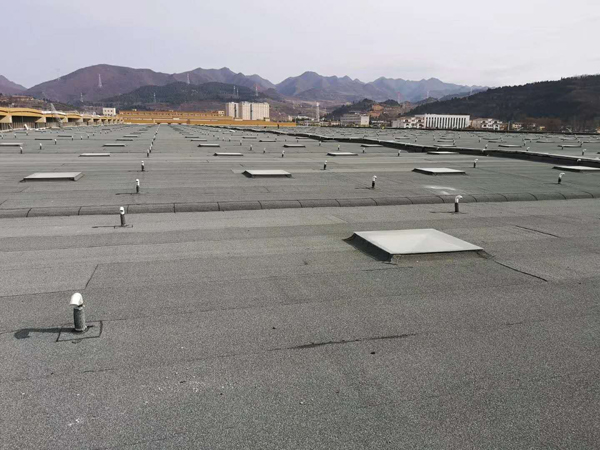 世紀金徽酒廠車間樓面防水施工現(xiàn)場 世紀金徽酒廠車間樓面防水施工現(xiàn)場